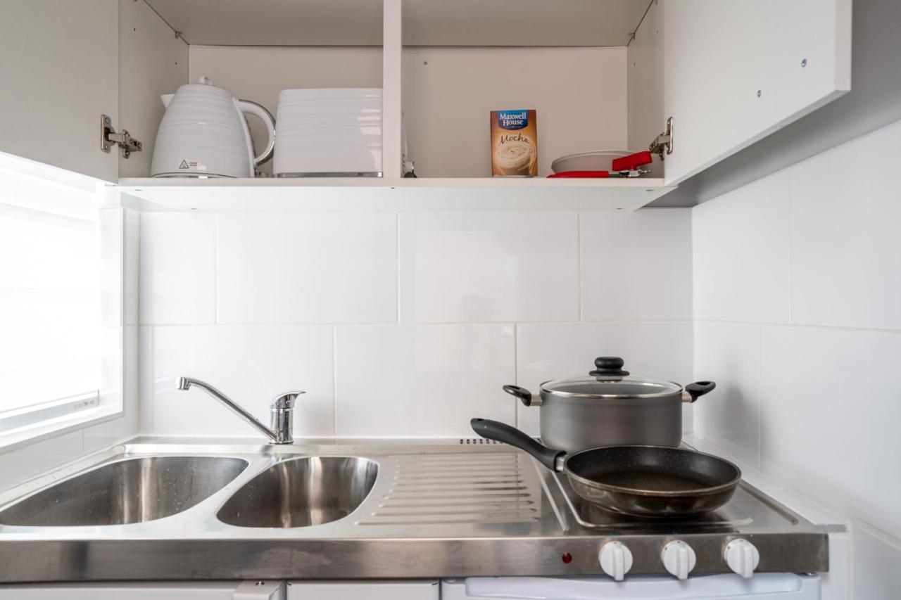 Luxury One Bedroom Guesthouse M6, Junction 10 Walsall Willenhall Eksteriør bilde